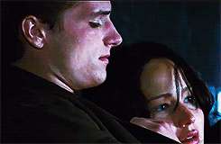 6 Hunger Games La Ragazza di Fuoco - migliori momenti - la magia tra Peeta e Katniss