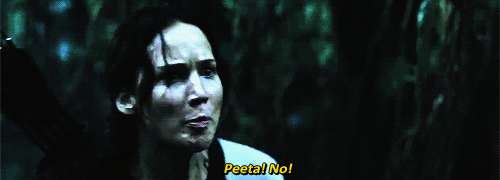 12 Hunger Games La Ragazza di Fuoco - migliori momenti - Peeta a terra