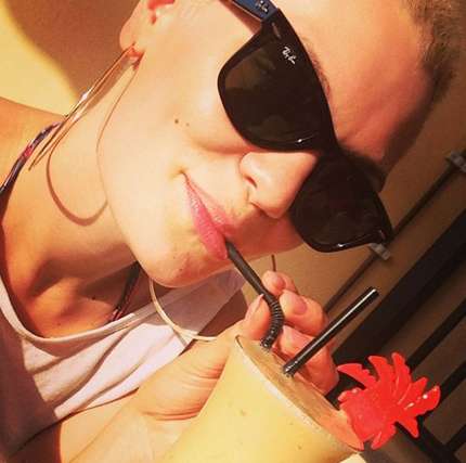 Foto selfie profilo perfetto - Jessie J - occhiali da sole