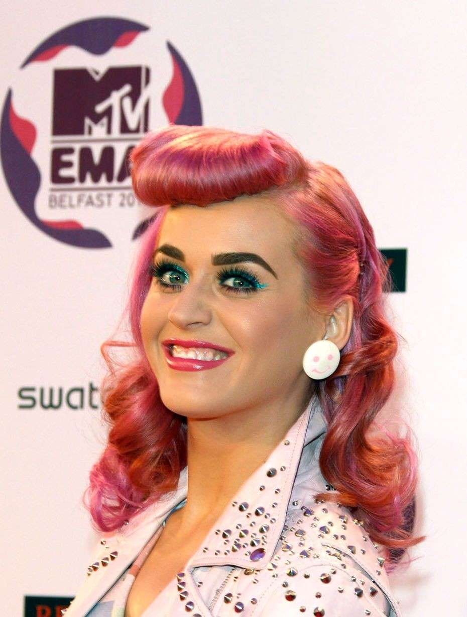 Kety Perry con i capelli rosa