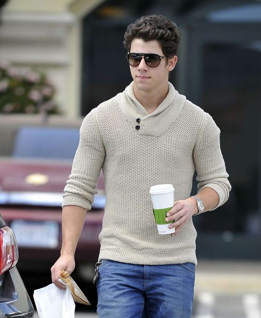 Personaggi famosi Starbucks - Nick Jonas