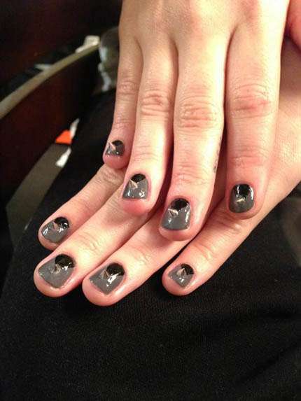 Demi Lovato Nail Art - Nero e grigio