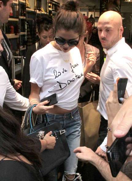 Selena Gomez, negozio Versace