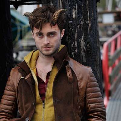 Daniel Radcliffe, dalla bacchetta magica alle corna...