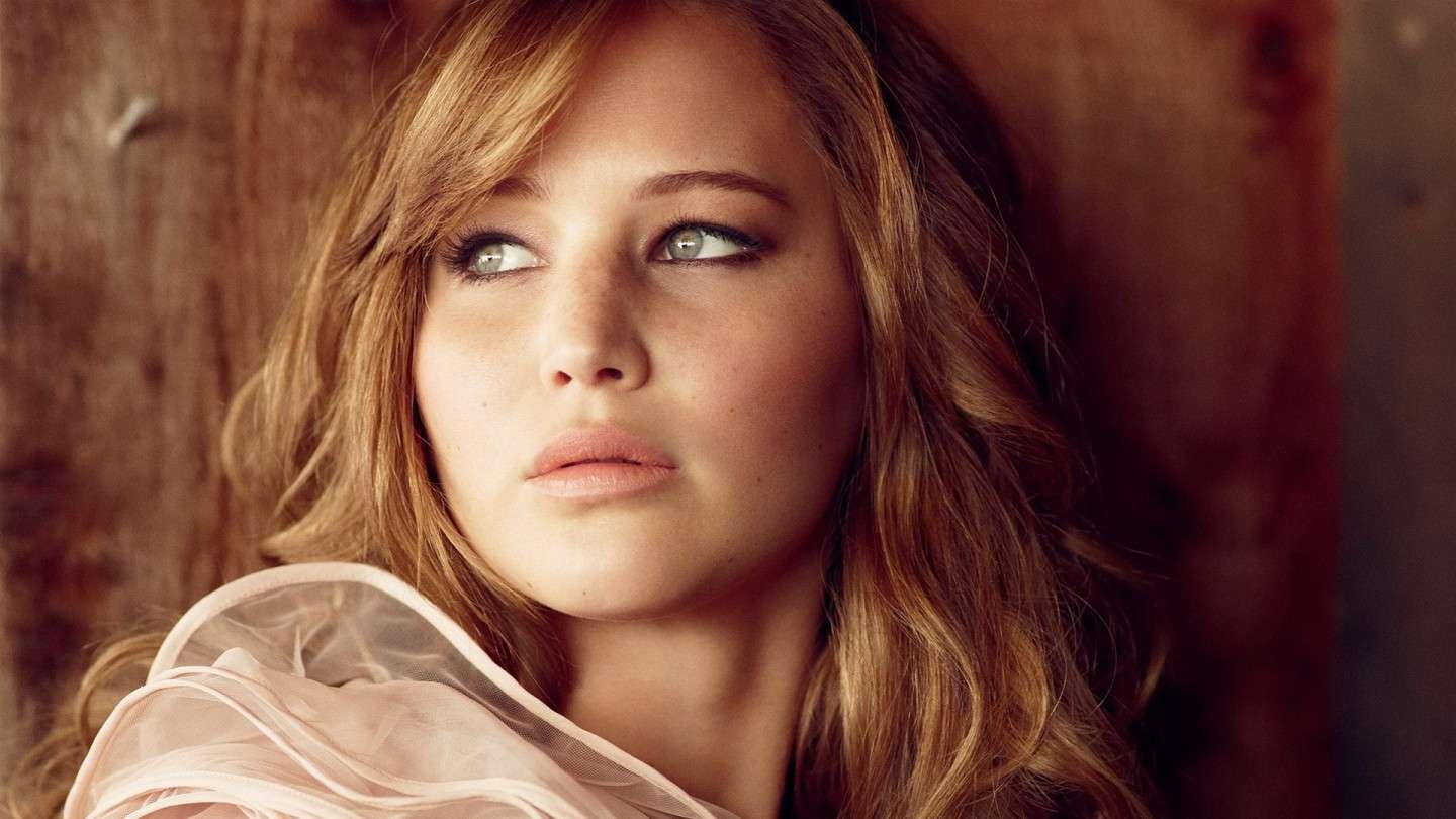 Jennifer Lawrence e i toni neutri