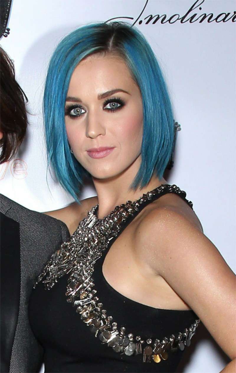 Katy in nero e azzurro