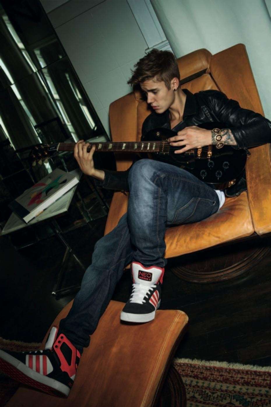 Justin con la chitarra