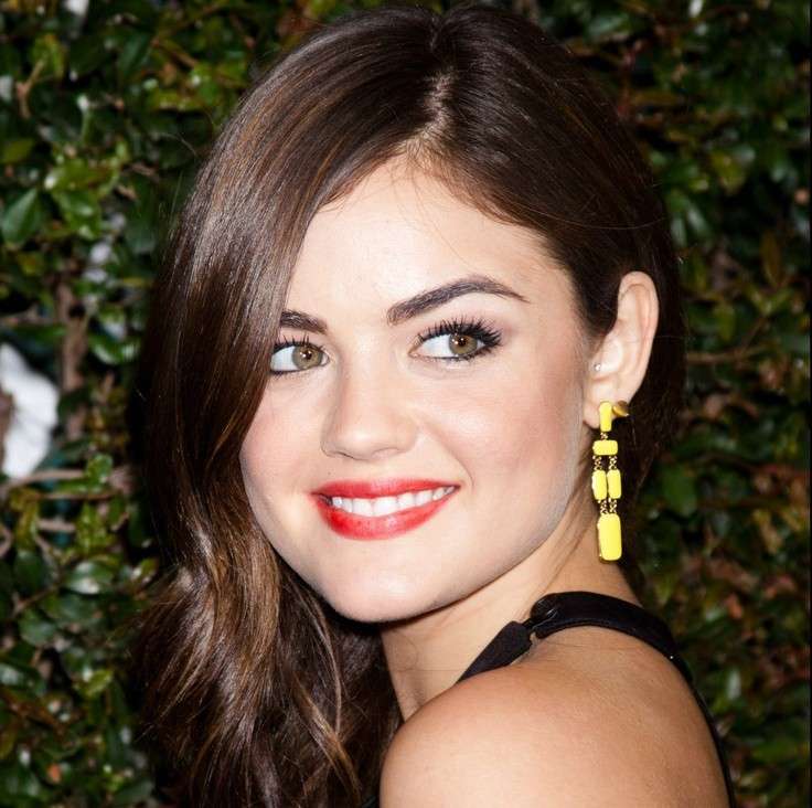 Lucy Hale rossetto