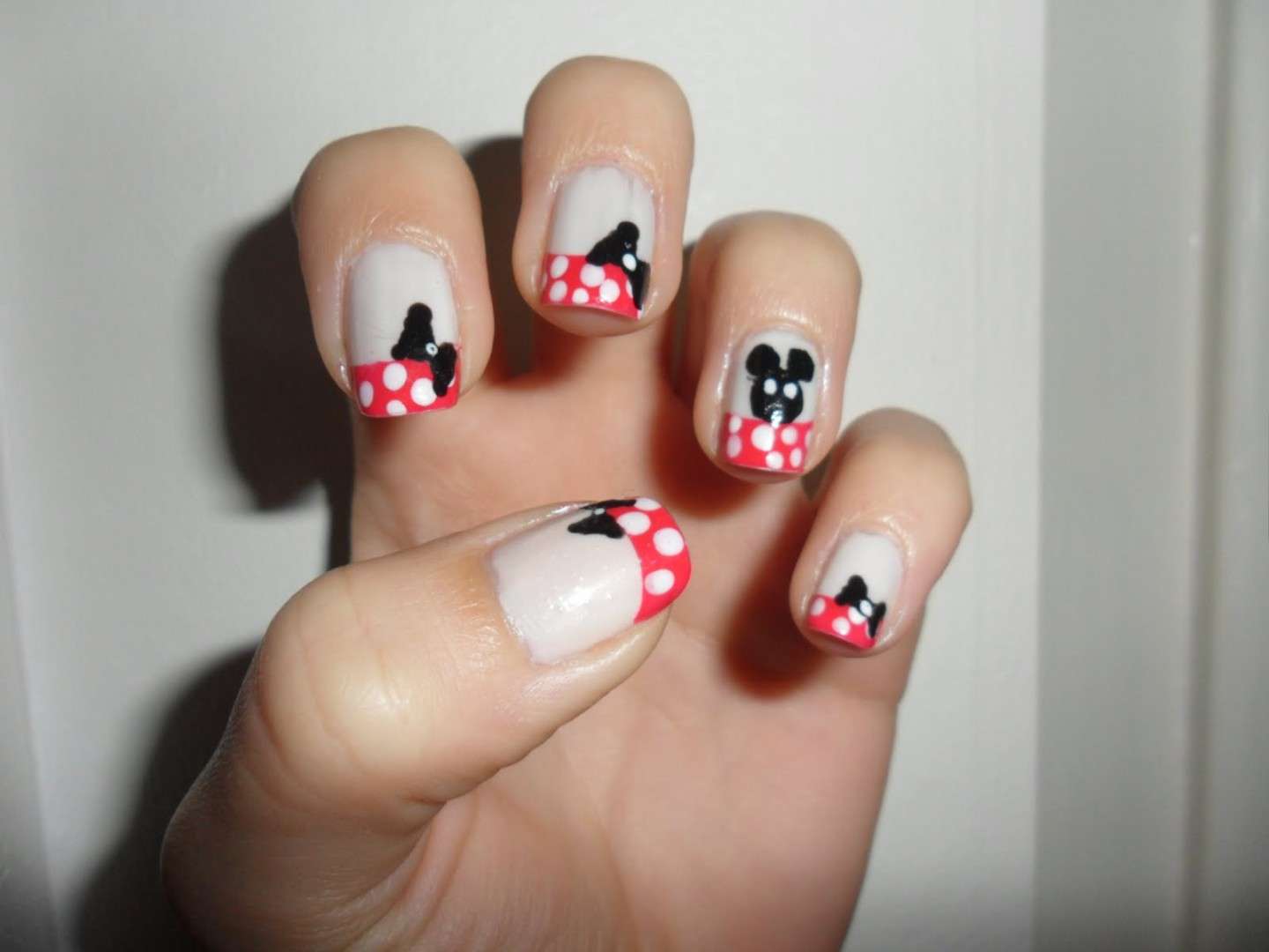 Minnie nails