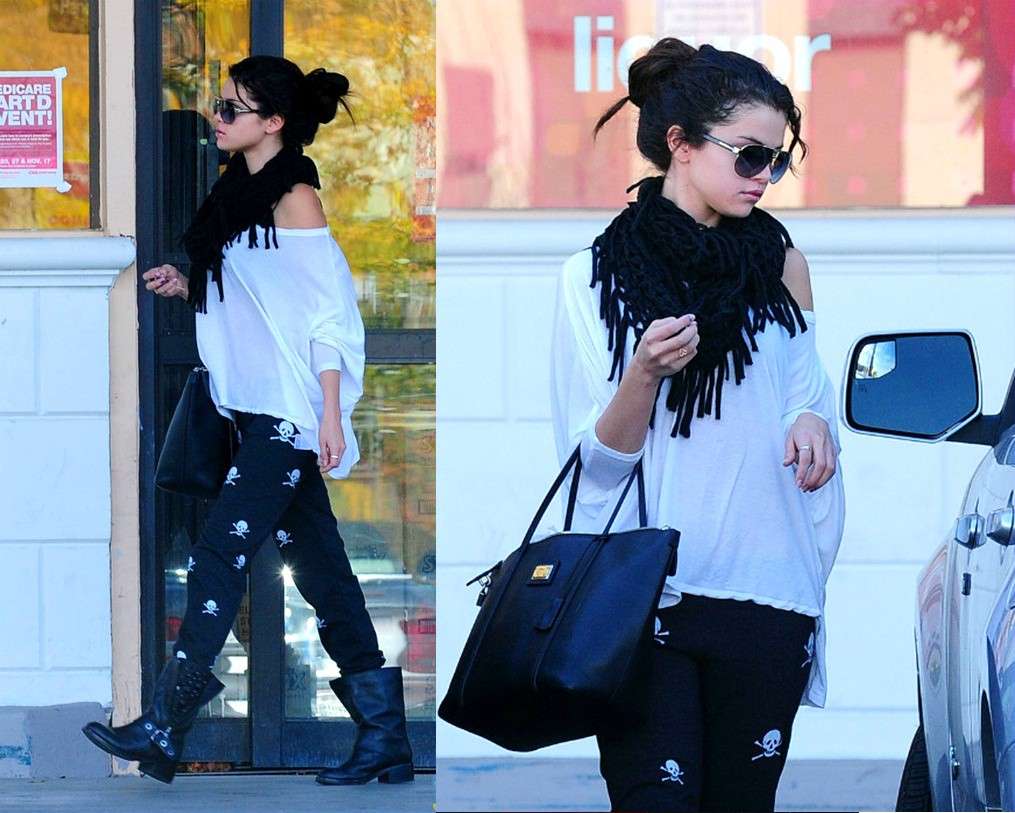 Selena Gomez sciarpa