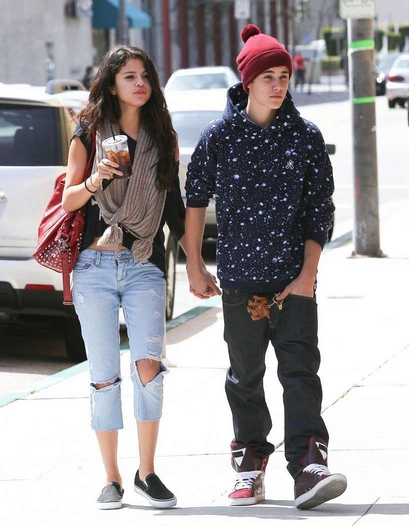 Selena gomez sciarpa morbida