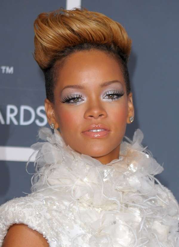 Rihanna makeup bianco