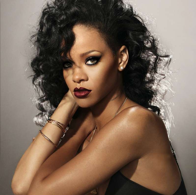 Rihanna labbra scure