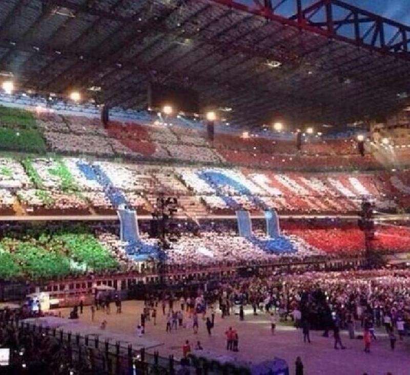 One Direction WWAT San Siro Milano - Fan Action