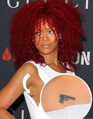 Tatuaggi di Rihanna: pistola