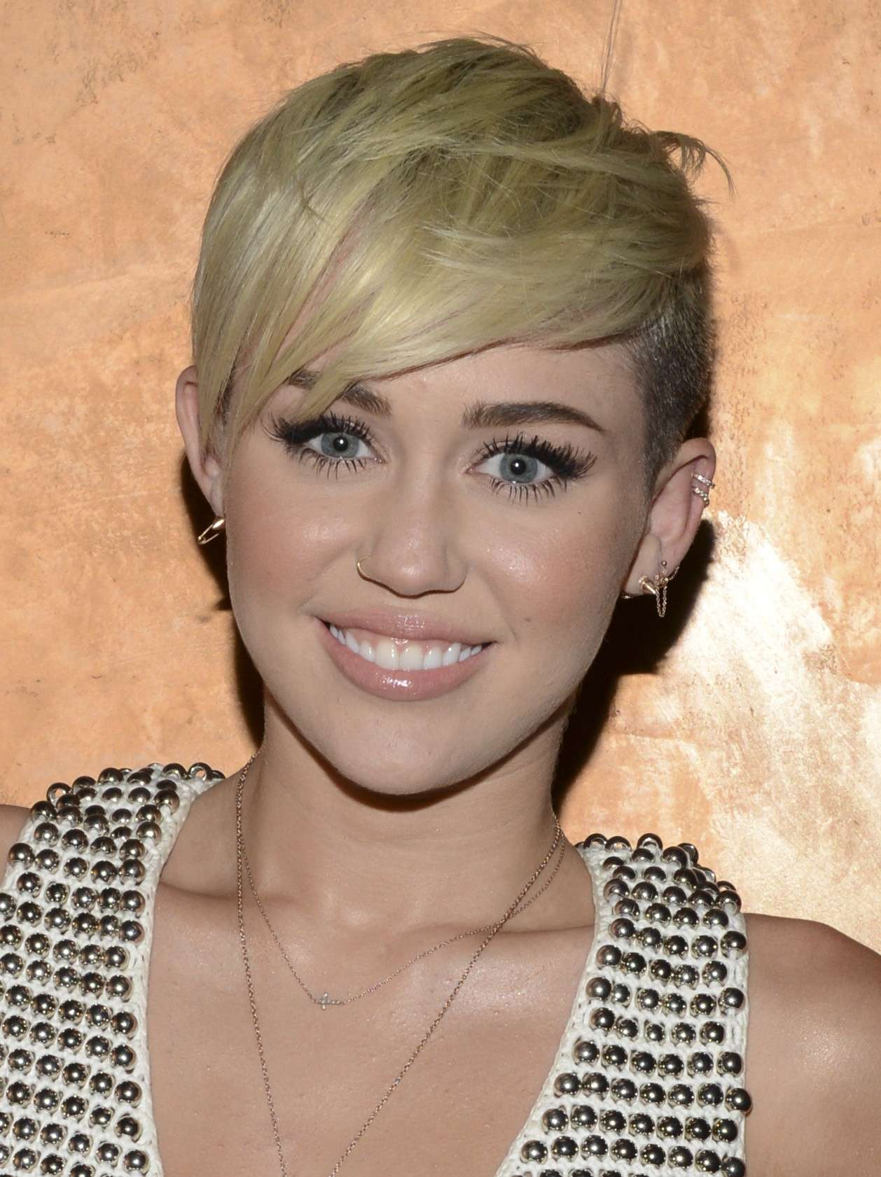 Miley Cyrus capelli giù