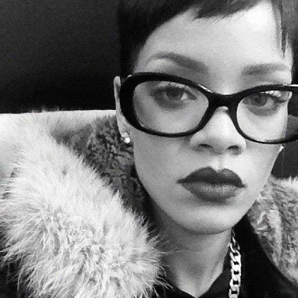 Occhiali e make up: Rihanna