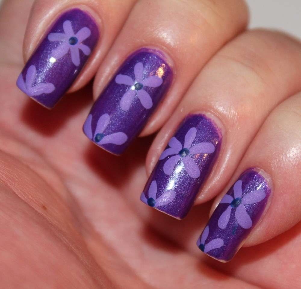 Nail art fiori viola