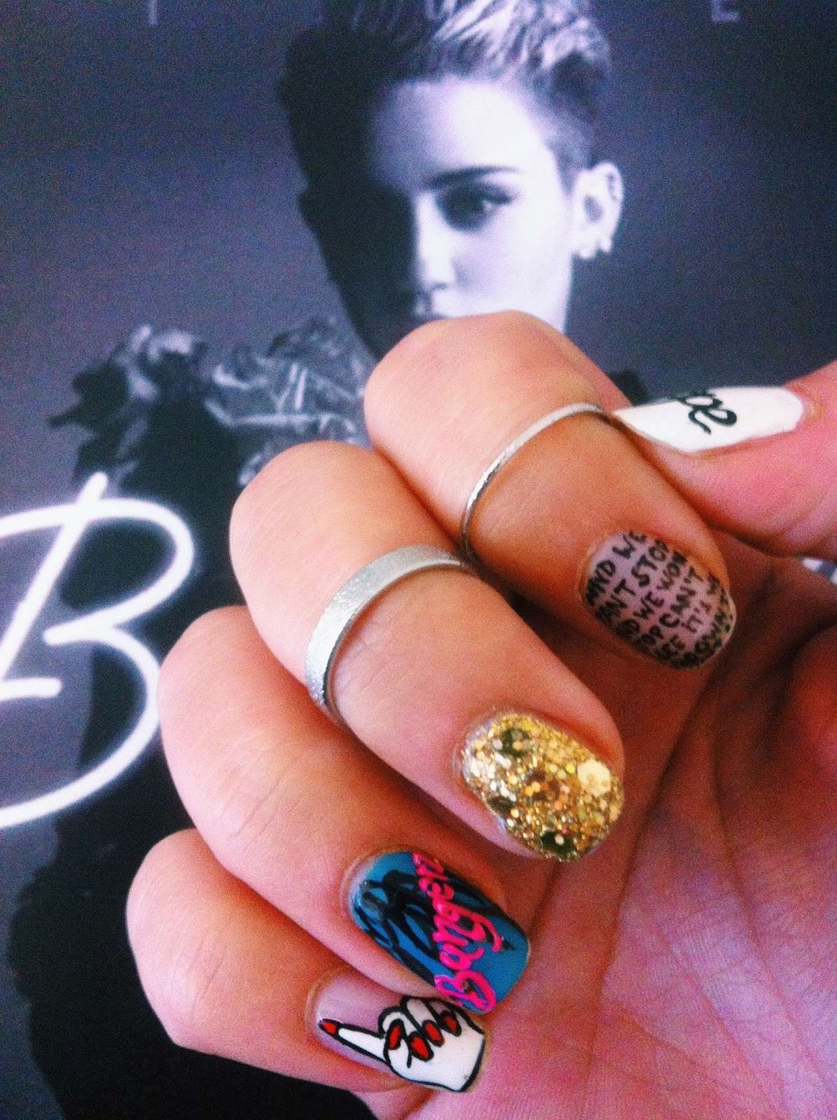 Nail art ispirata a Miley Cyrus