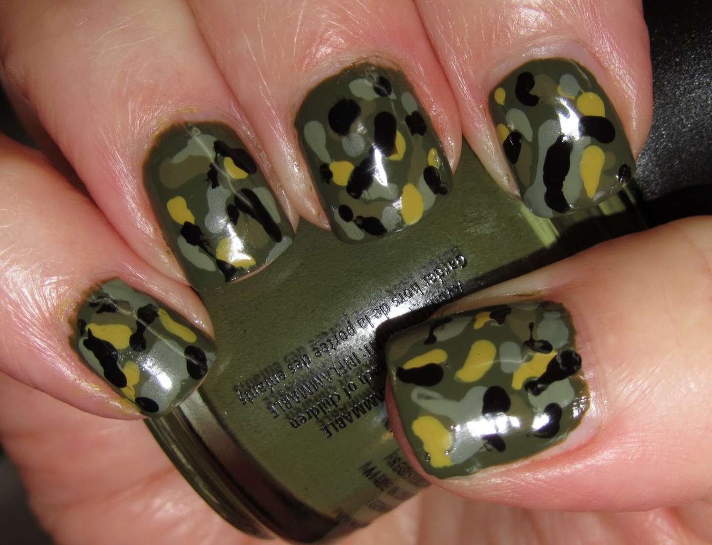 Nail art military