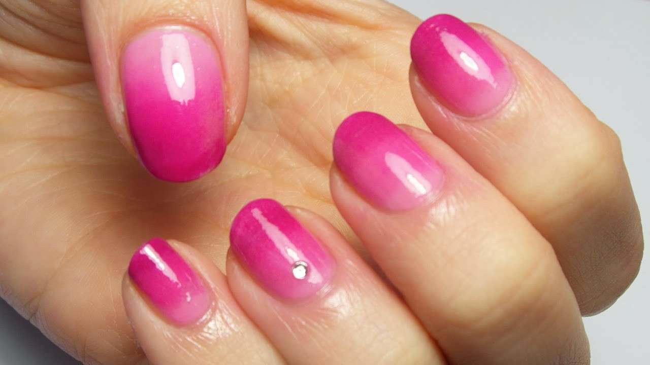 Nail art sfumato rosa