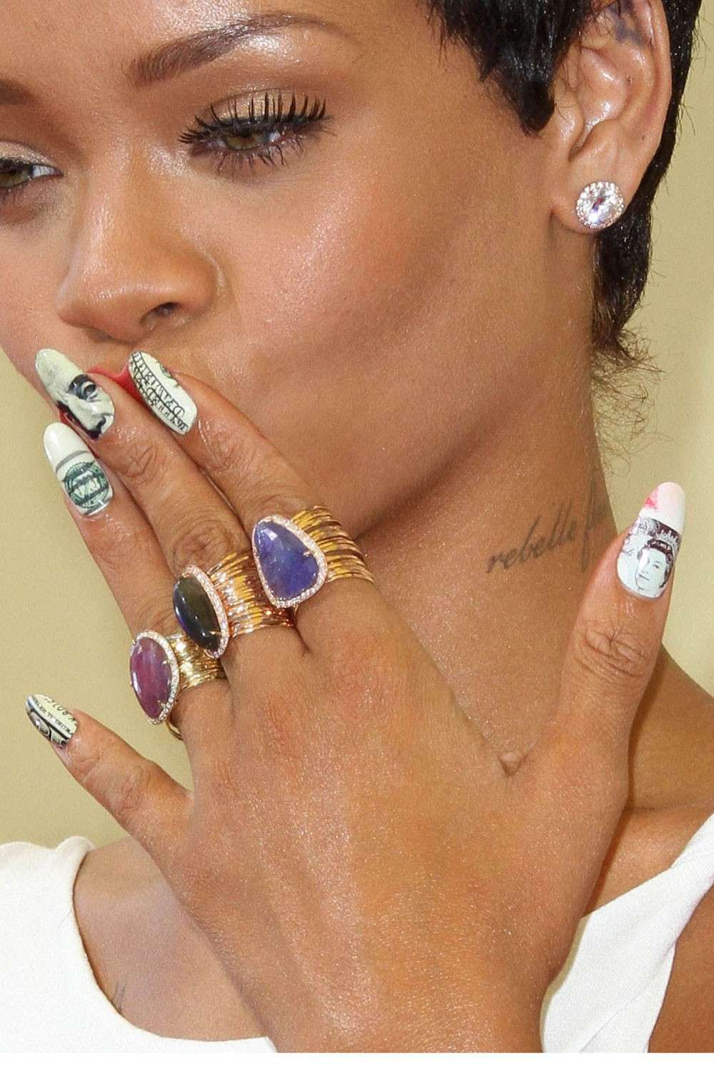 Rihanna nail art money