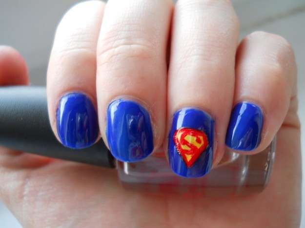Nail art superman