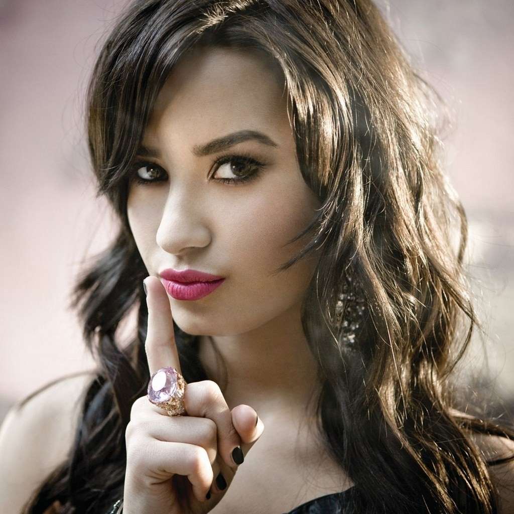 Demi Lovato, tatuaggio Rock and roll