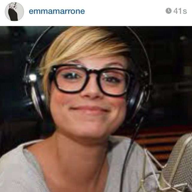 Emma Marrone con gli occhiali