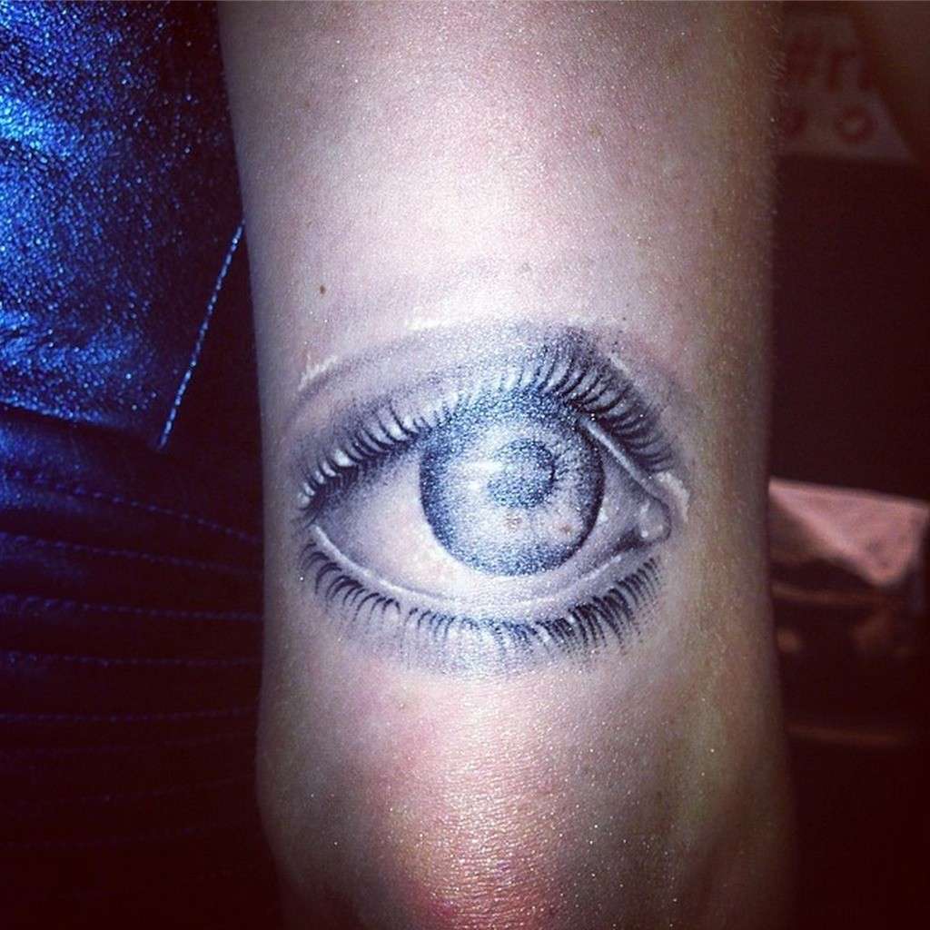 L'occhio tatuato di Emma Marrone