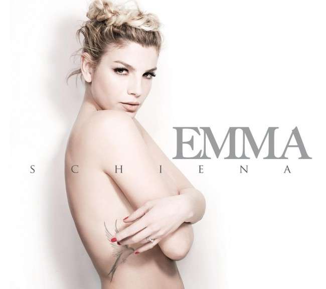 Tatuaggio di Emma con album Schiena