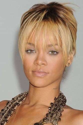 Frangia perfetta: Rihanna