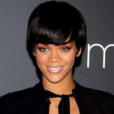 Rihanna con frangia piena