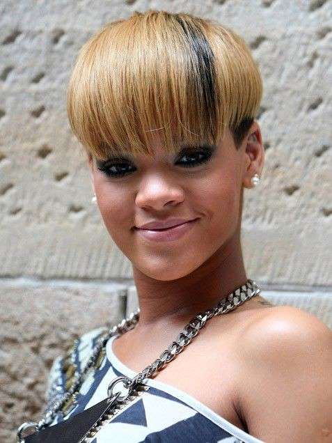 Rihanna con frangia particolare