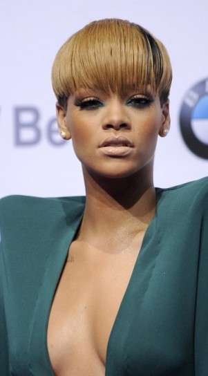 Rihanna con la frangia