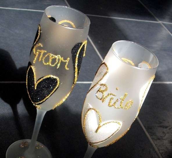 Bicchieri decorati con glitter 