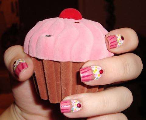 Cupcake manicure