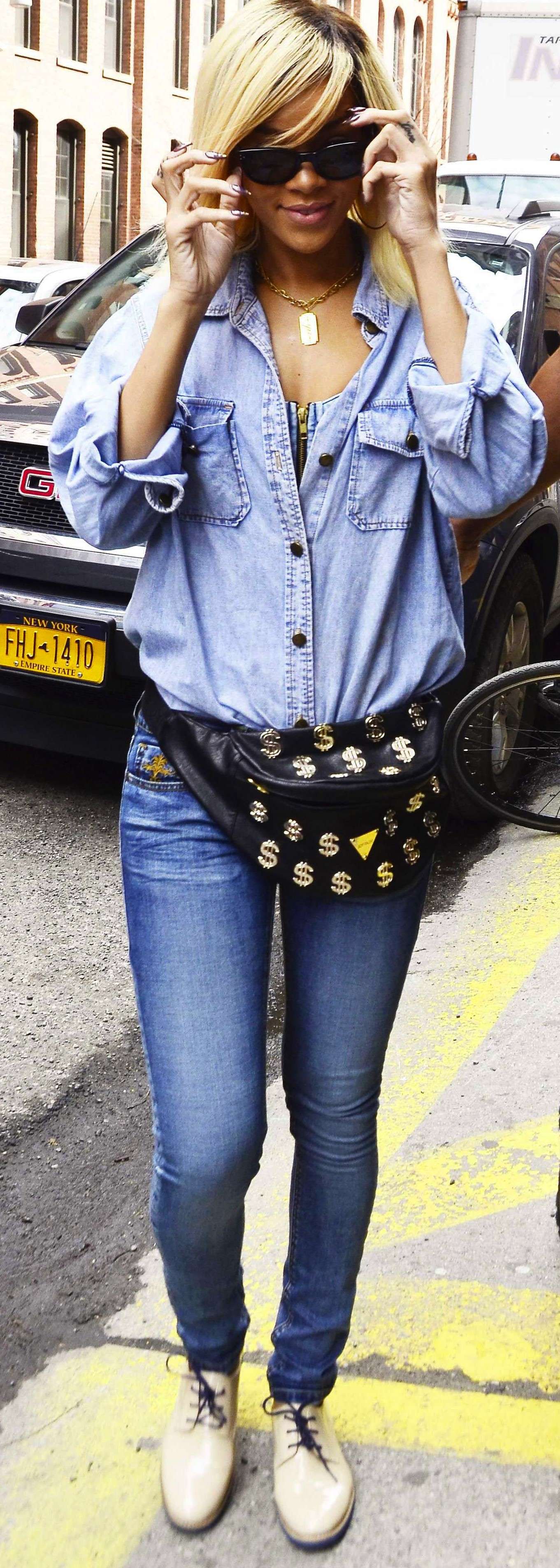 Rihanna look total jeans