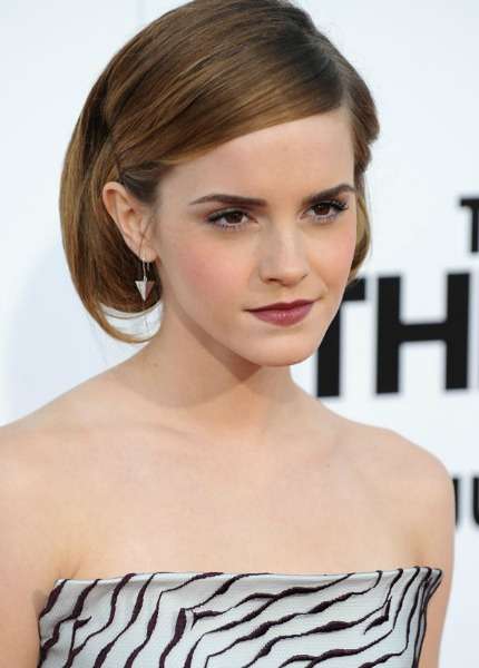 Emma Watson torna al castano chiaro
