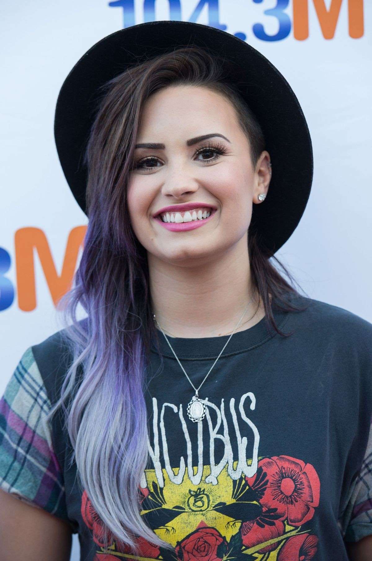 Demi Lovato lancia una nuova linea skincare: Devonne