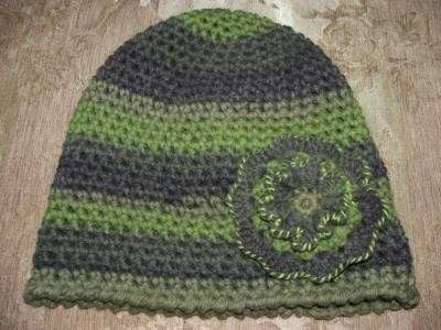 Cappello lana con fiore applicato