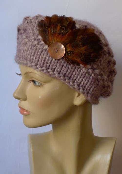 Cappello in lana con decorazione