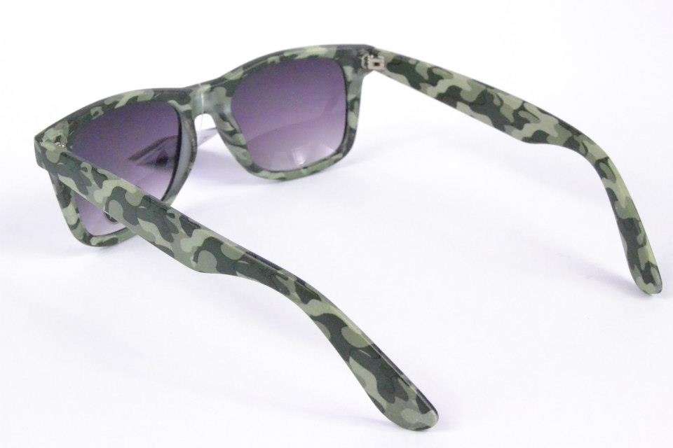 Accessori in stile militare: occhiali da sole