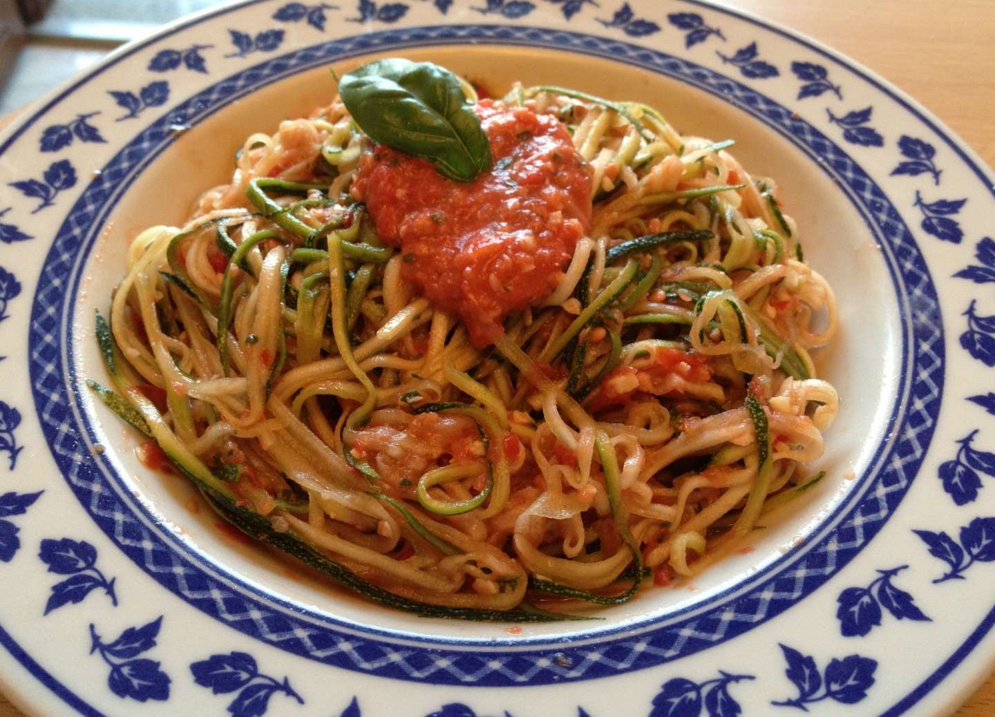 Spaghetti pomodoro e zucchine