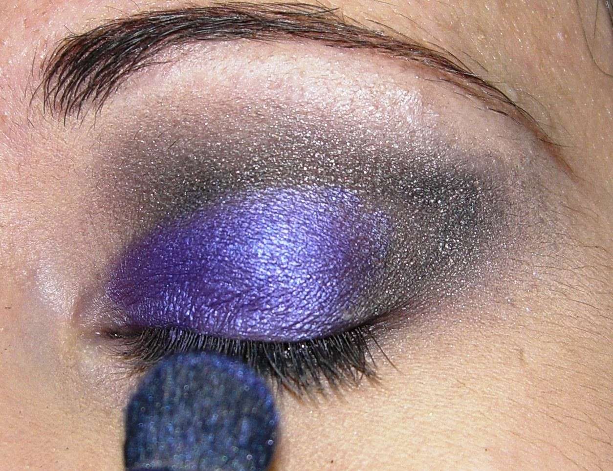 Ombretto viola perfetto per il makeup da strega