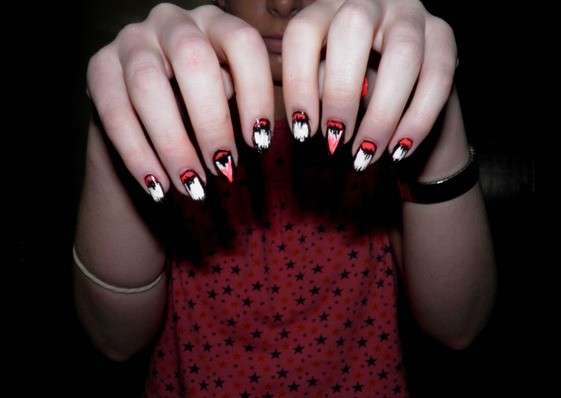 Nail art stile Chica Vampiro