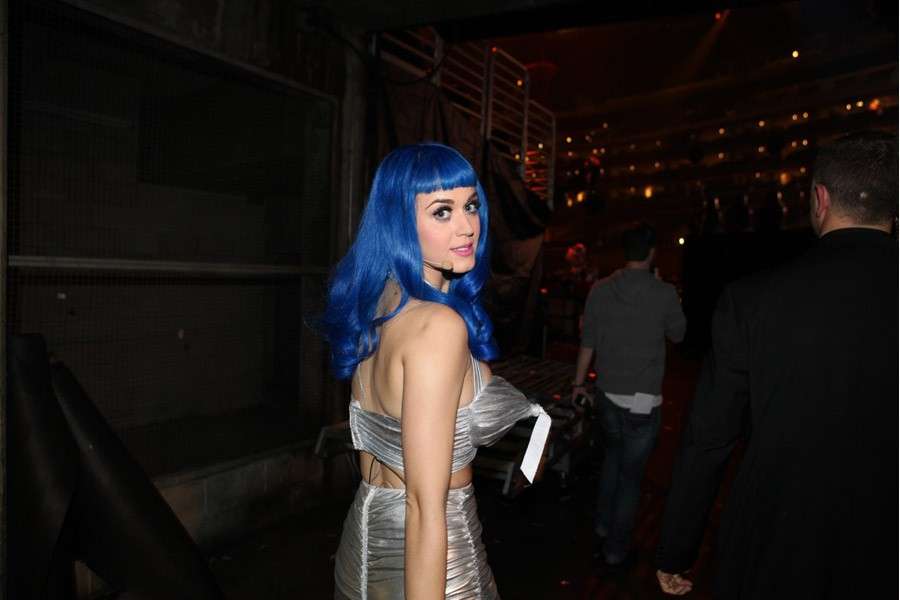 Katy Perry con la parrucca