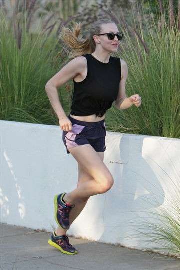 Amanda Seyfried mentre fa jogging