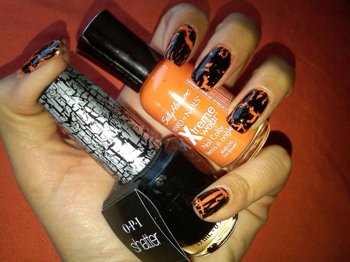 Arancione e nero i colori giusti per la nail art di Halloween