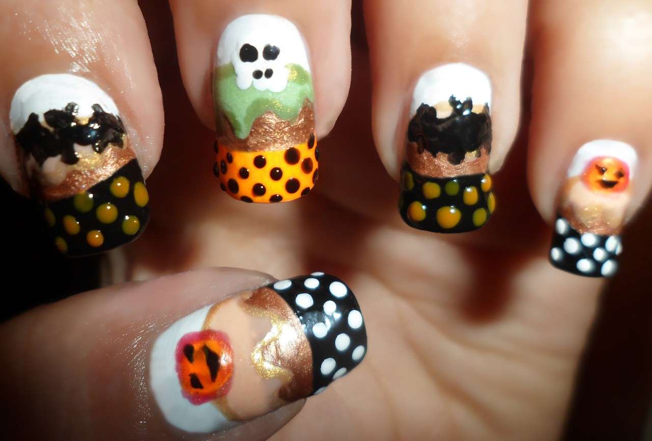 Simpatica nail art per Halloween